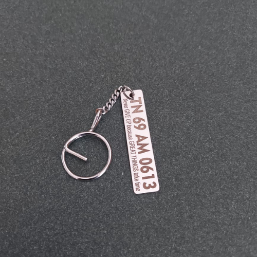 Custom Metal Keychain with Engraved Message – Sleek & Modern Design